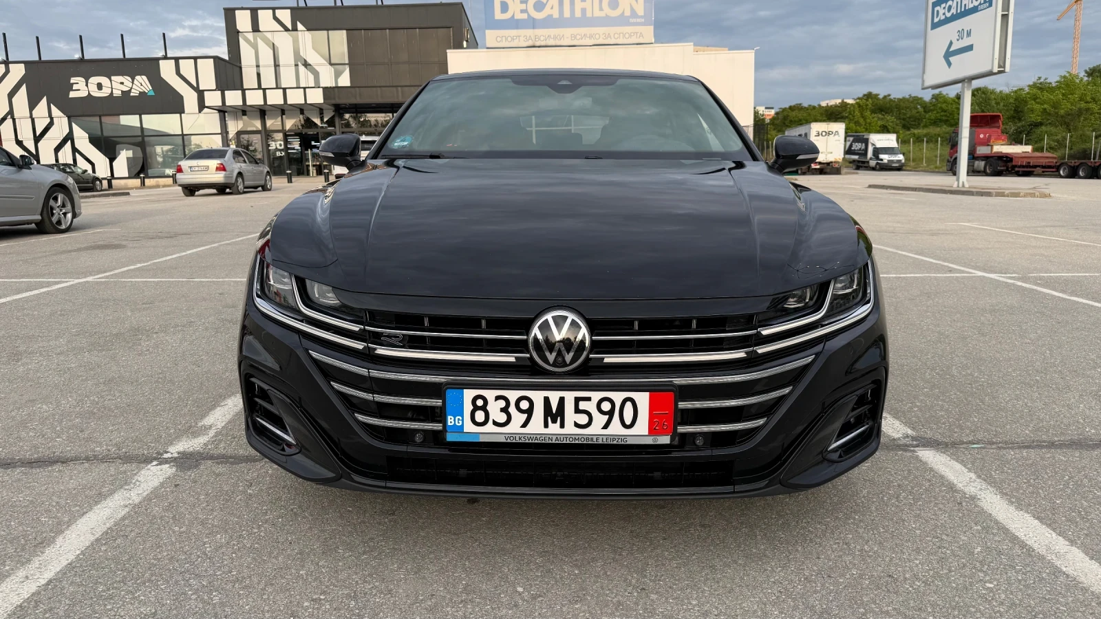 VW Arteon R-LINE 200PS 4MOTION Harmon Head up Pano, снимка 7 - Автомобили и джипове - 54428821