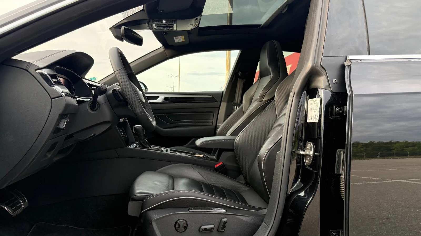 VW Arteon R-LINE 200PS 4MOTION Harmon Head up Pano, снимка 10 - Автомобили и джипове - 54428821