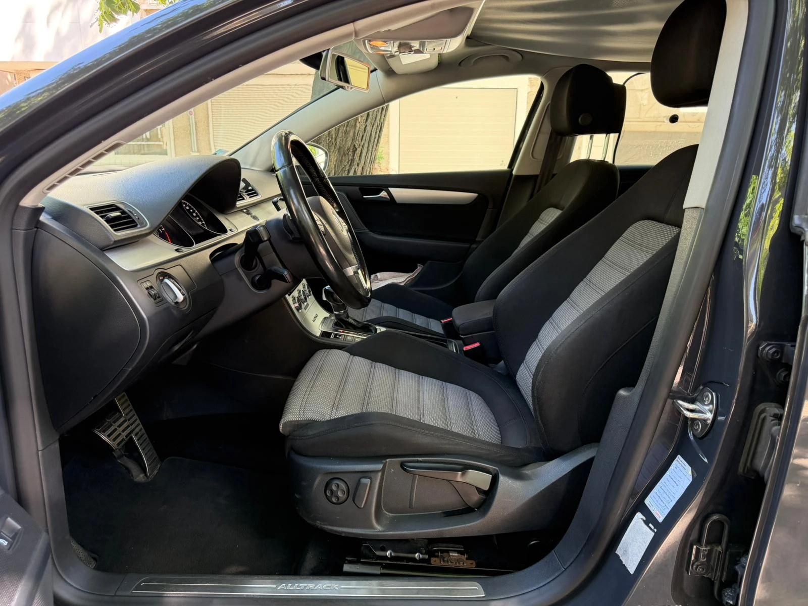 VW Passat 2.0TDI 4MOTION ALLTRACK, снимка 8 - Автомобили и джипове - 54924275
