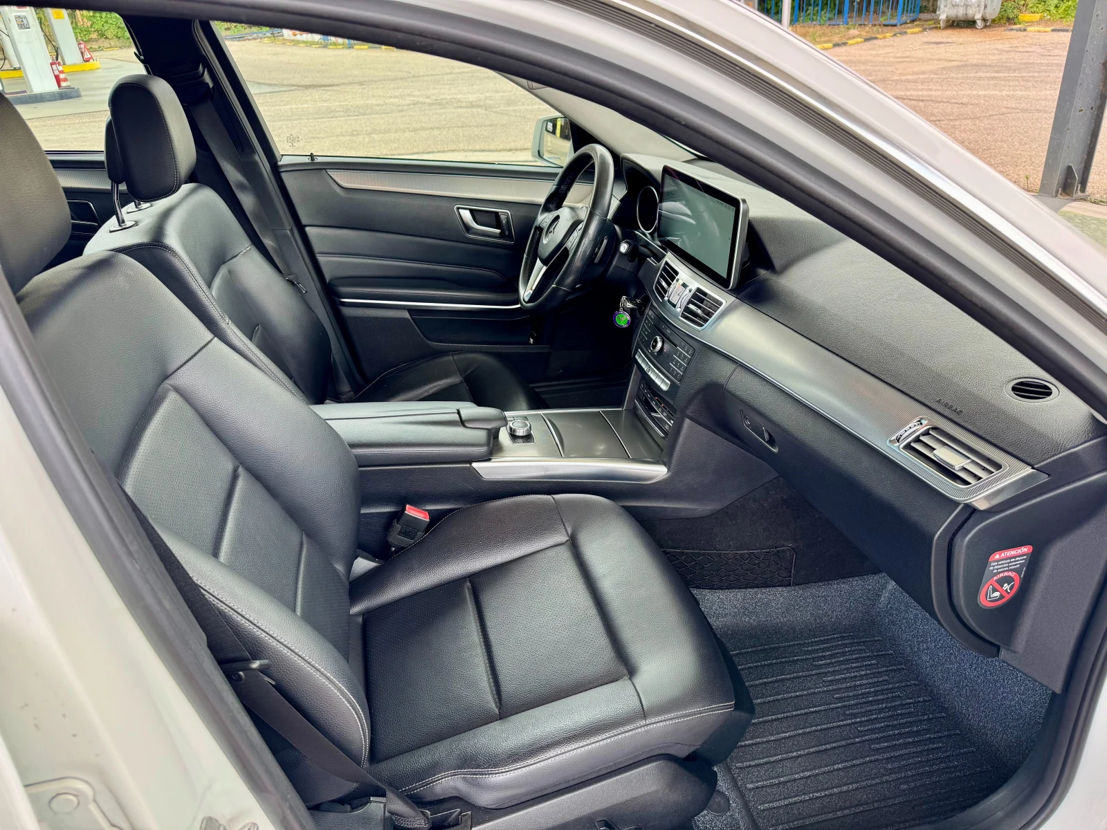 Mercedes-Benz E 220 CDI 9G Facelift, снимка 13 - Автомобили и джипове - 55137188