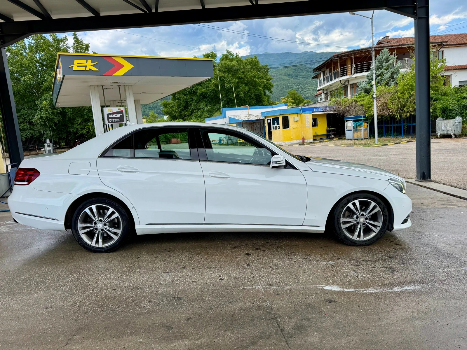 Mercedes-Benz E 220 CDI 9G Facelift, снимка 4 - Автомобили и джипове - 55137188
