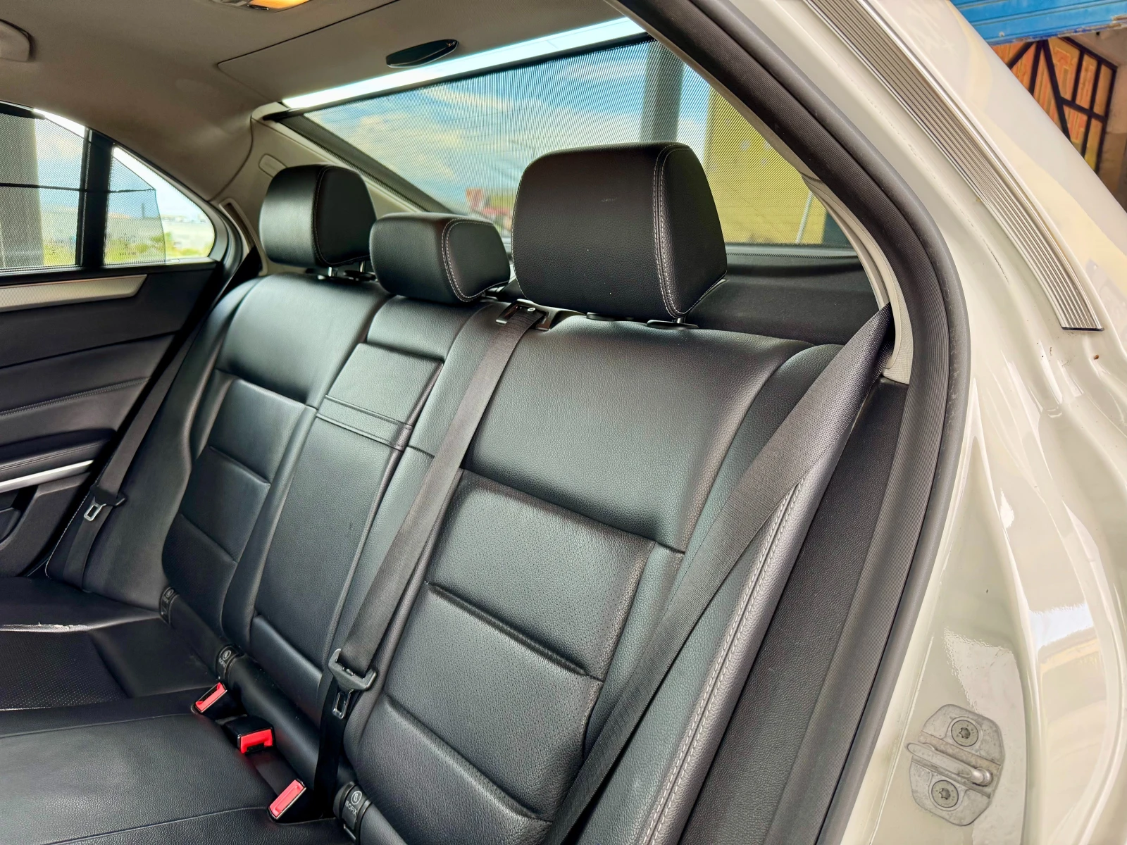 Mercedes-Benz E 220 CDI 9G Facelift, снимка 11 - Автомобили и джипове - 55137188