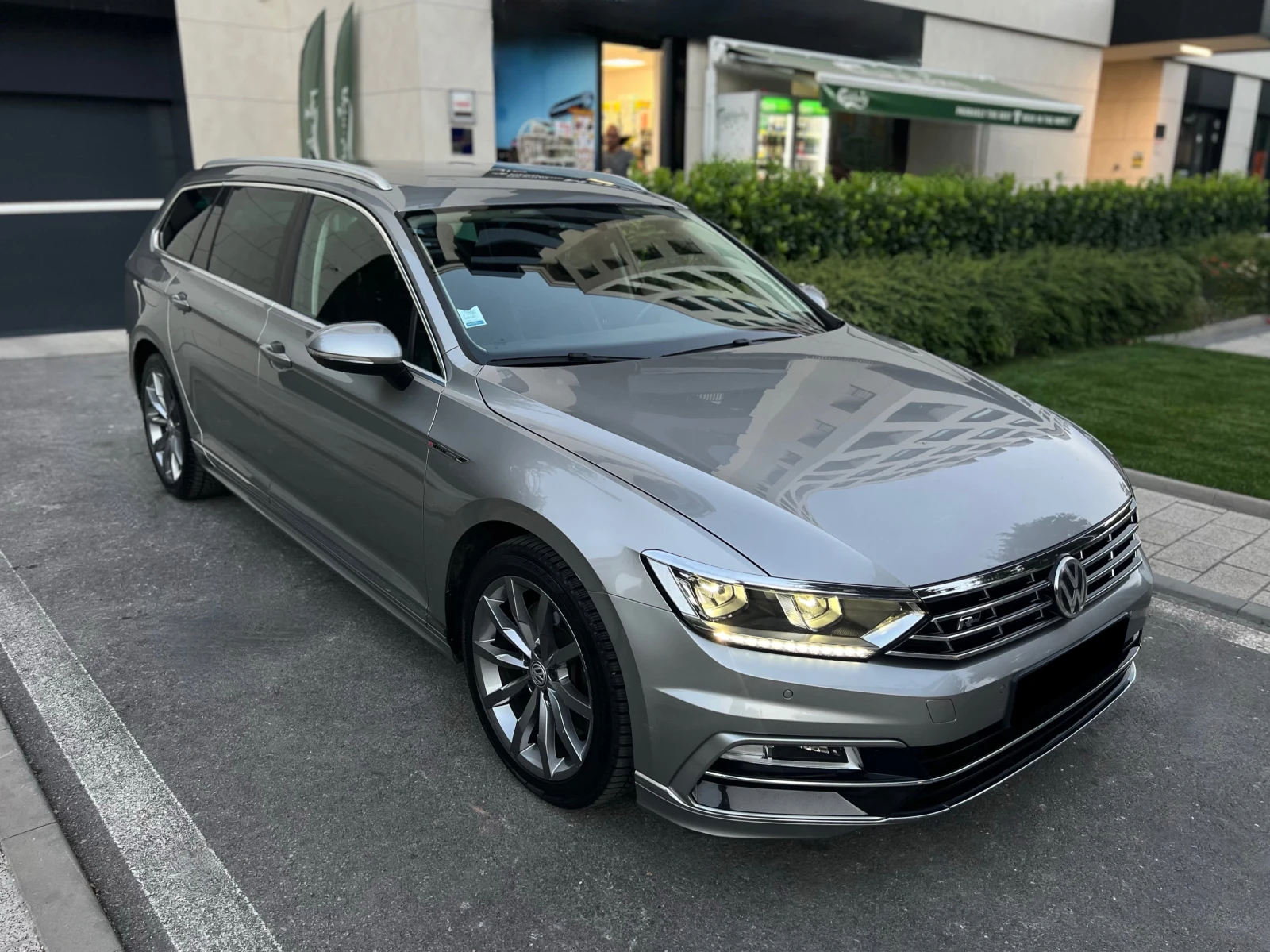 VW Passat 2.0 BiTDI 240�.�. R-LINE 4MOTION  | Mobile.bg � ����������� 3