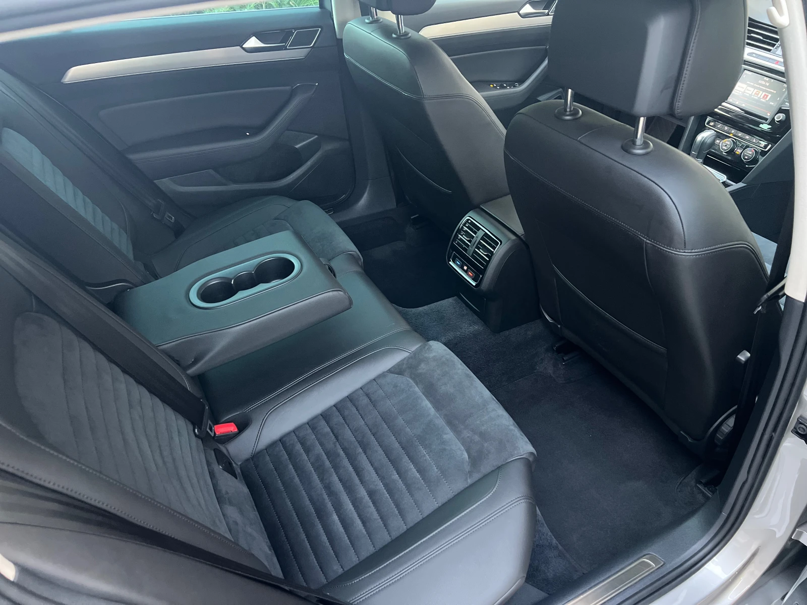 VW Passat 2.0 BiTDI 240к.с. 4MOTION HIGLINE, снимка 13 - Автомобили и джипове - 55900980
