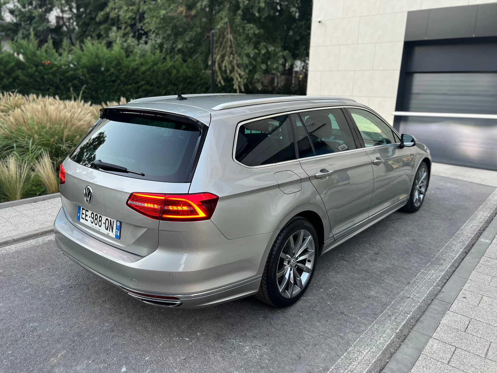VW Passat 2.0 BiTDI 240к.с. 4MOTION HIGLINE, снимка 4 - Автомобили и джипове - 55900980