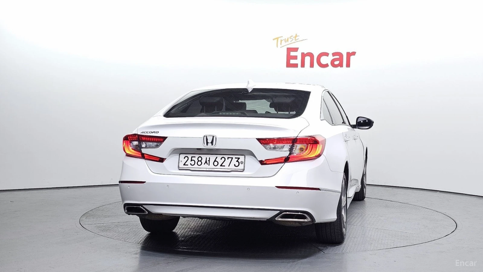 Honda Accord 1.5 Turbo - DISTRONIC - ПОДГРЕВИ - ШИБИДАХ, снимка 4 - Автомобили и джипове - 56099948