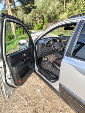Kia Sorento 2.5 CRDI 170hp, снимка 7 - Автомобили и джипове - 45799100