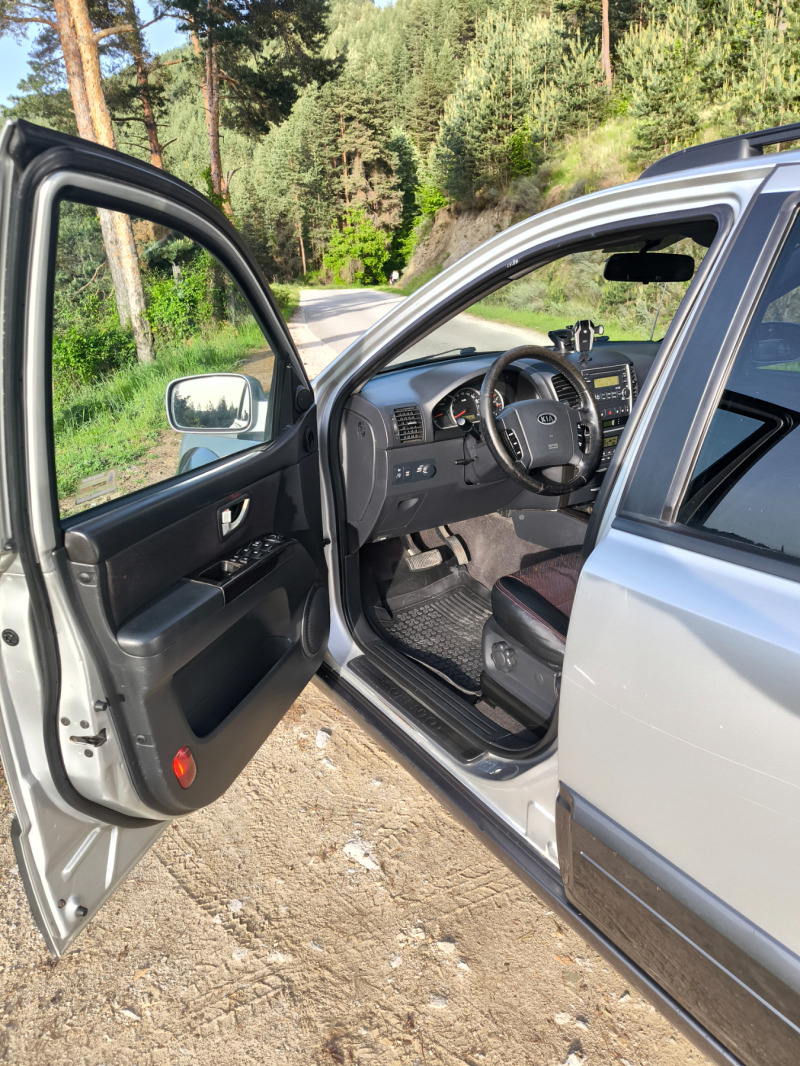 Kia Sorento 2.5 CRDI 170hp, снимка 7 - Автомобили и джипове - 46220424
