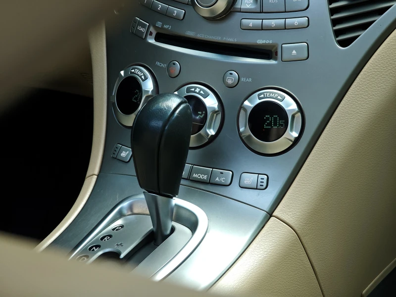 Subaru B10 Tribeka 4x4, снимка 16 - Автомобили и джипове - 50607955