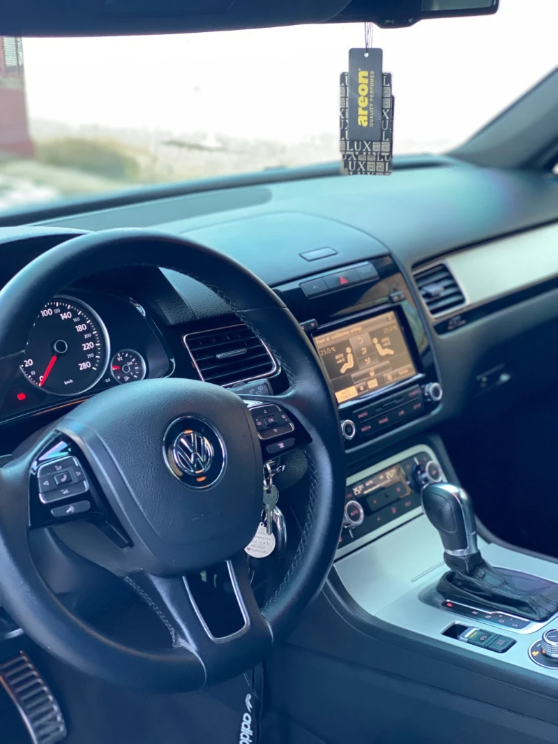 VW Touareg 3.0 Tdi 245 коня, снимка 14 - Автомобили и джипове - 52944326