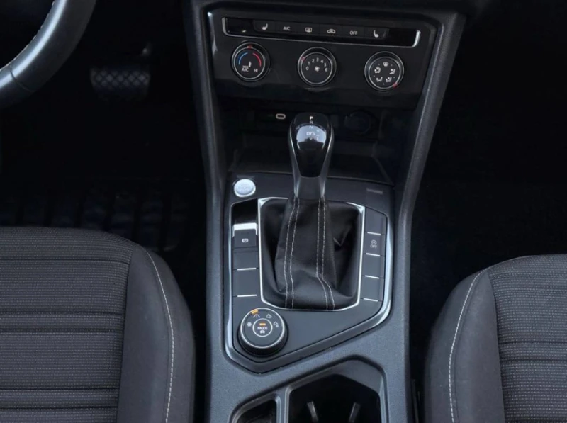 VW Tiguan S, снимка 15 - Автомобили и джипове - 53123633