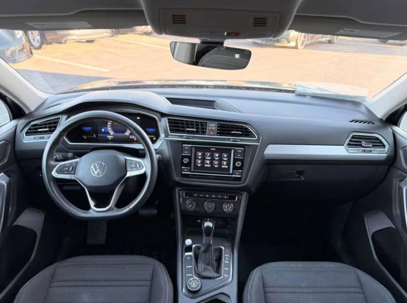 VW Tiguan S, снимка 9 - Автомобили и джипове - 53123633
