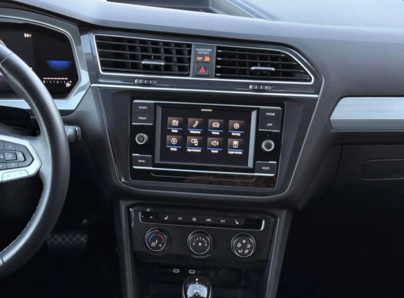 VW Tiguan S, снимка 16 - Автомобили и джипове - 53123633