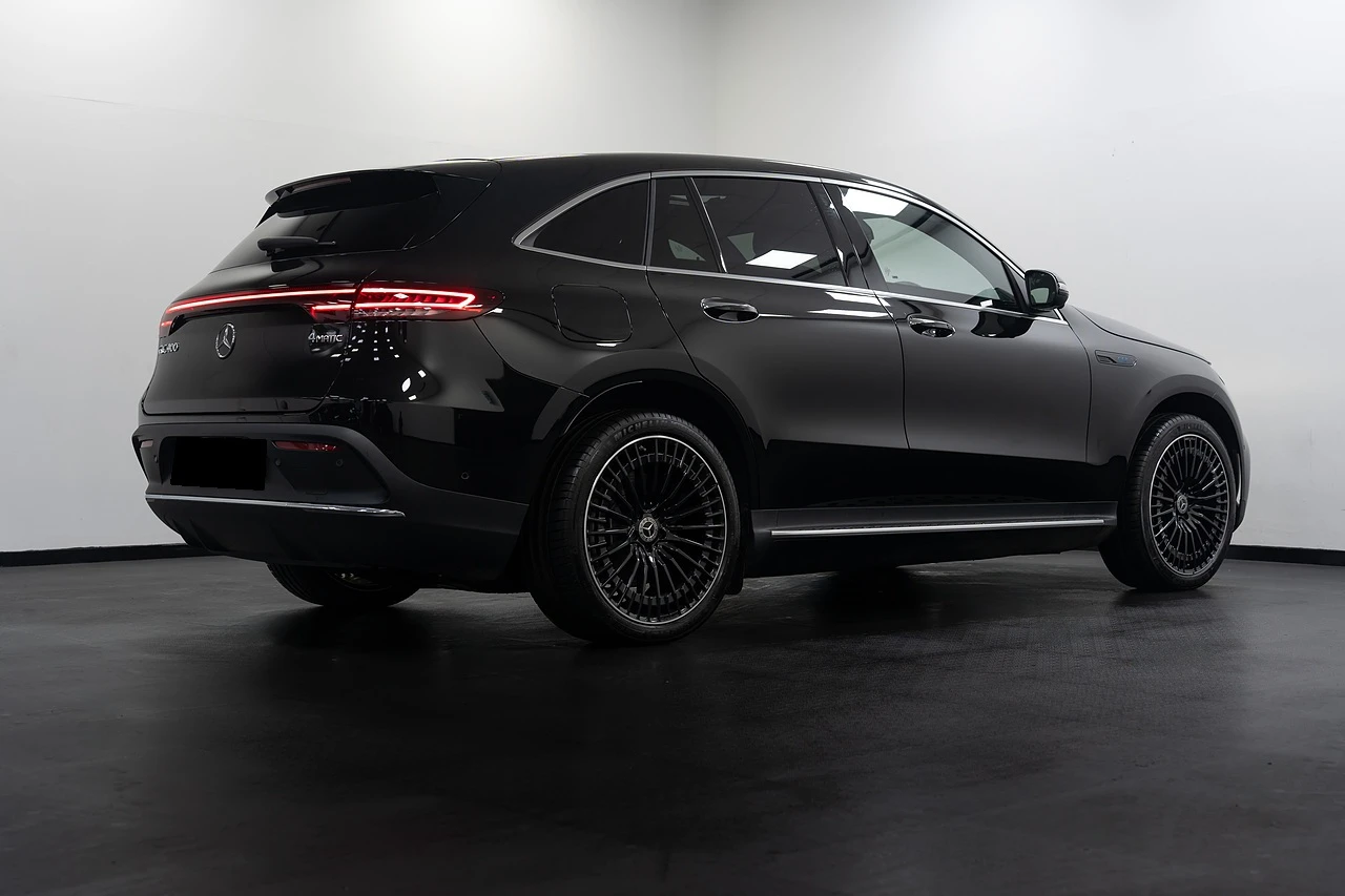 Mercedes-Benz EQC 400 AMG Line 4Matic - изображение 2