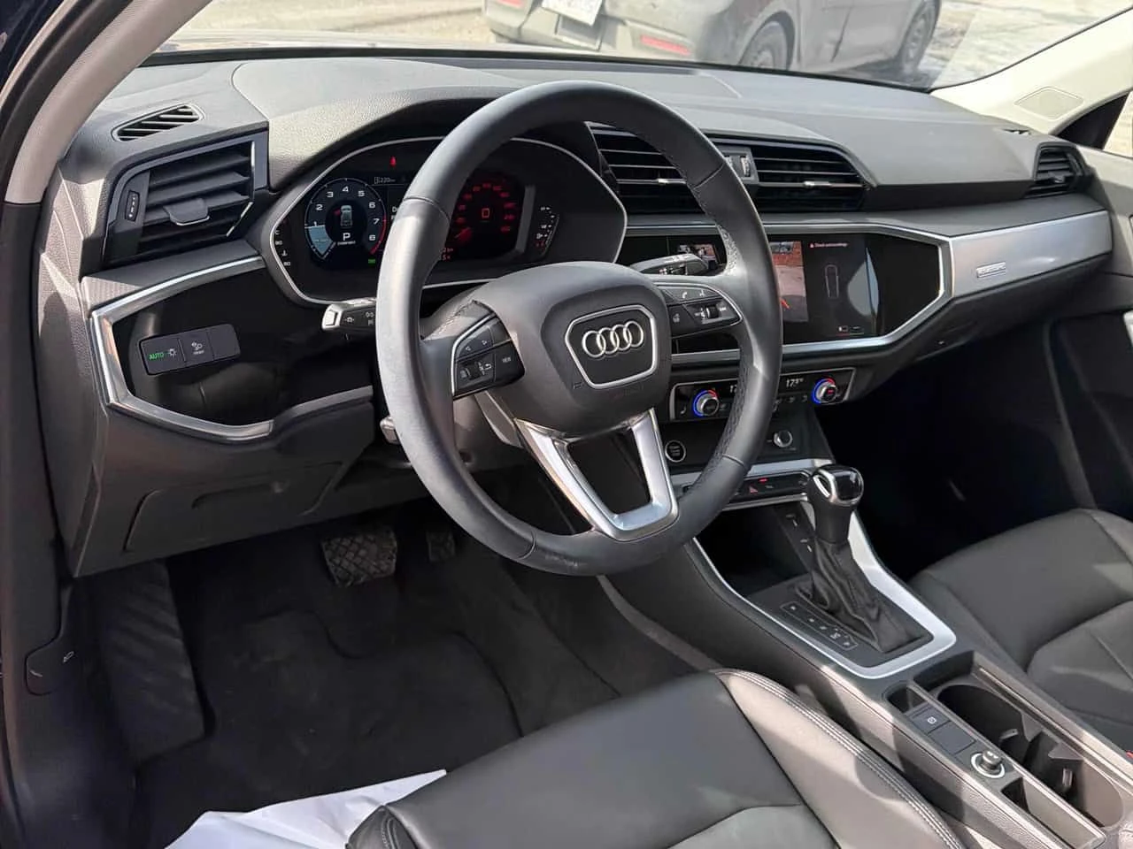 Audi Q3 * Komfort * PANO * ПОДГРЕВ * КАМЕРА, снимка 5 - Автомобили и джипове - 53740523
