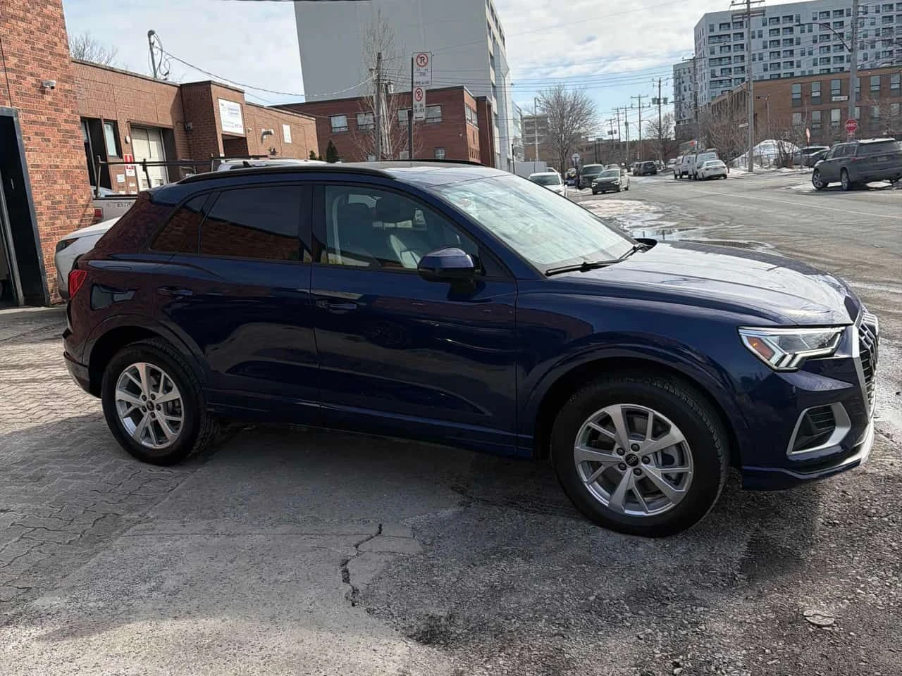 Audi Q3 * Komfort * PANO * ПОДГРЕВ * КАМЕРА, снимка 14 - Автомобили и джипове - 53740523