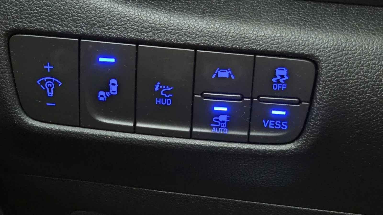 Hyundai Kona 64KWh/Premium/SOH100%, снимка 14 - Автомобили и джипове - 53758574