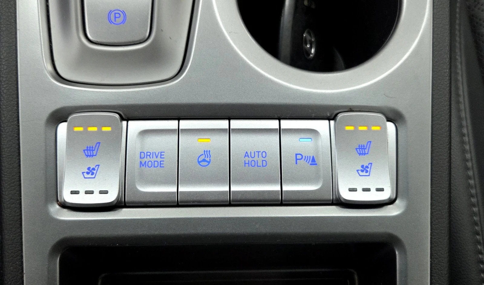 Hyundai Kona 64KWh/Premium/SOH100%, снимка 13 - Автомобили и джипове - 53758574