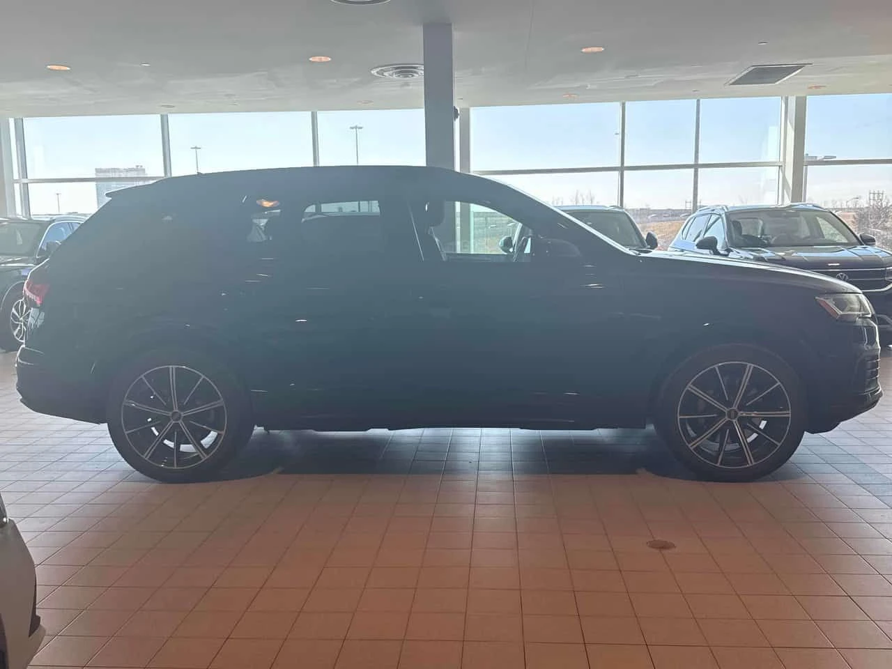 Audi Q7 * Komfort * PANO * 360 * CARFAX, снимка 3 - Автомобили и джипове - 54006113