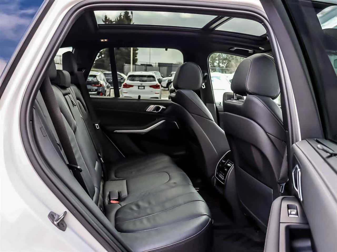 BMW X5 * xDrive40i * CARFAX *  Фиксирана цена до България, снимка 14 - Автомобили и джипове - 54218332