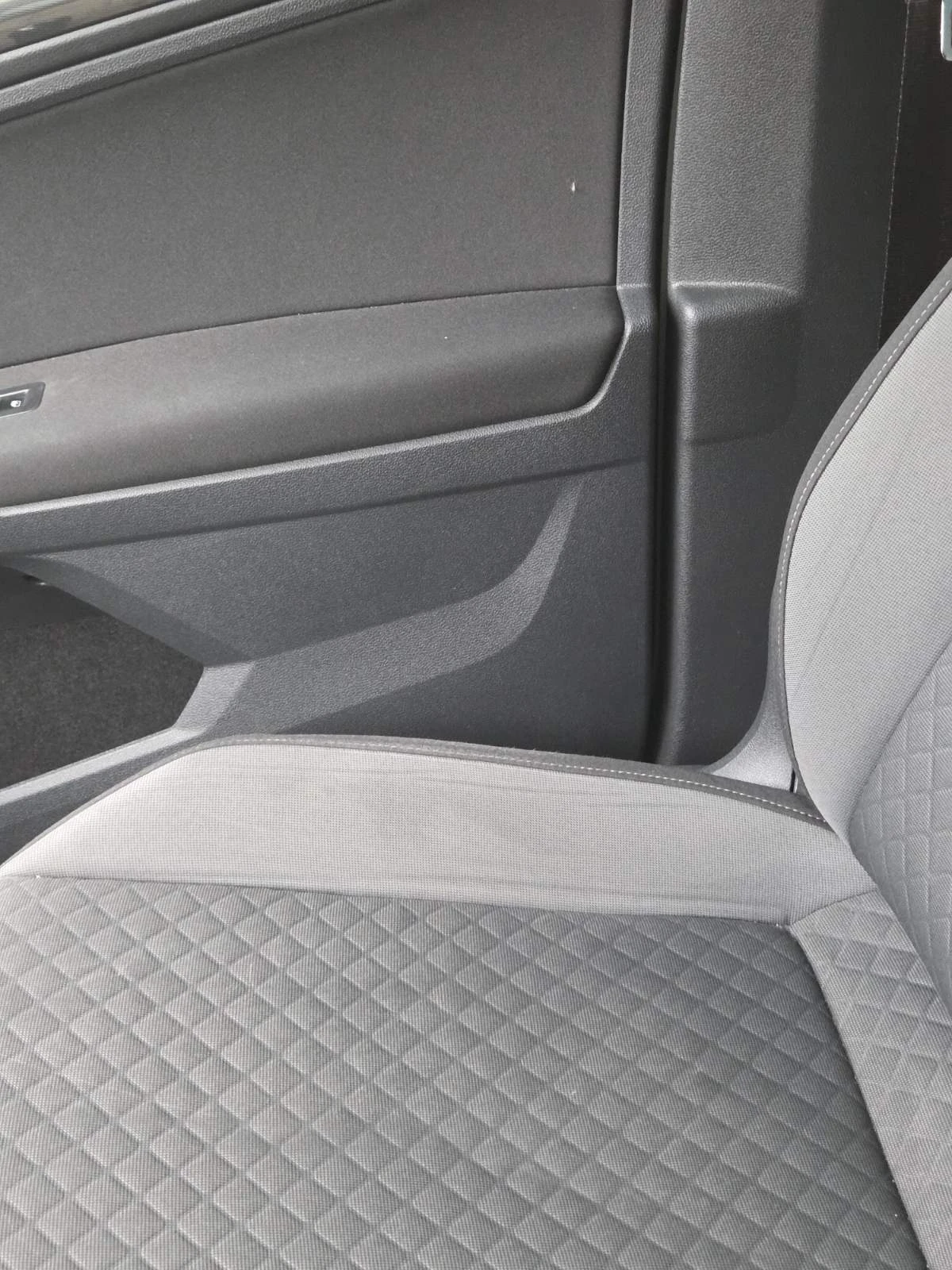 VW Tiguan 2.0-TDI* 4motion* ful, снимка 6 - Автомобили и джипове - 54360010