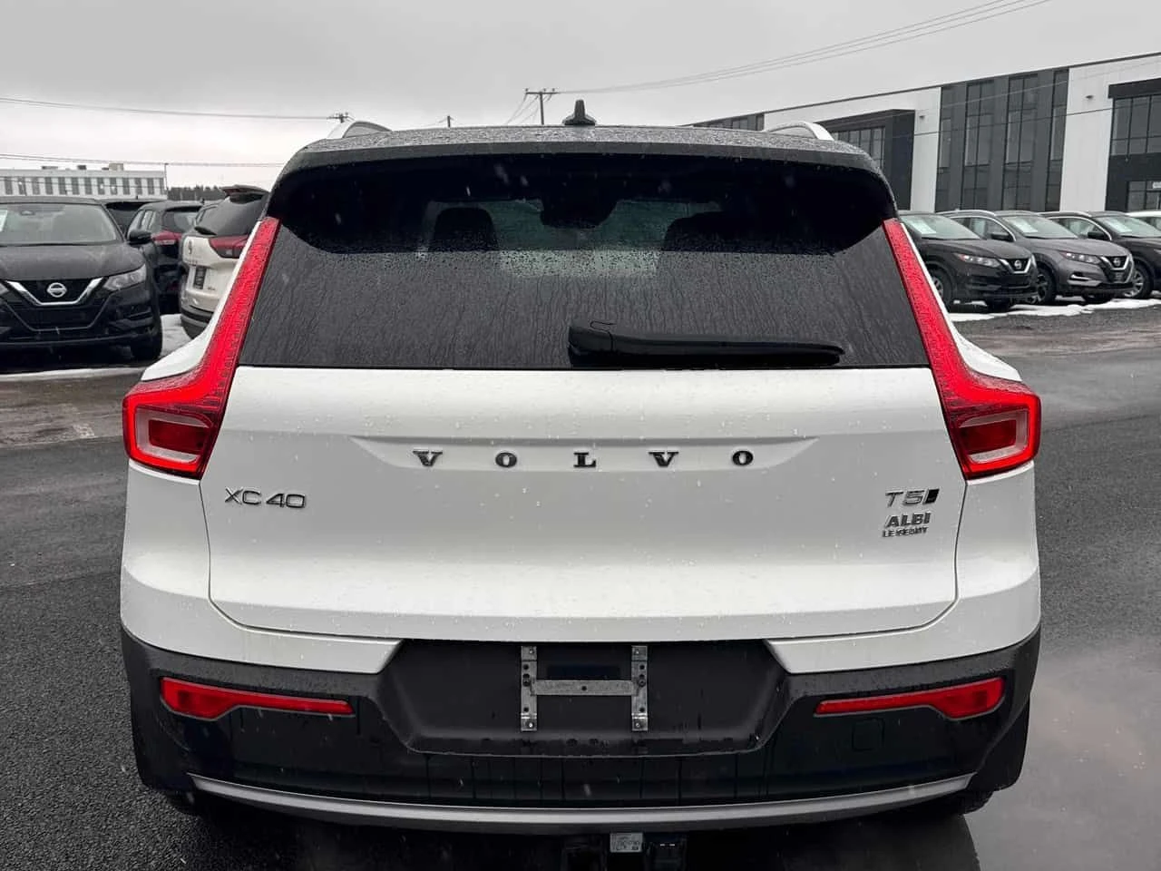Volvo XC40 T5 Momentum| ПОДГРЕВИ| 2 КЛЮЧА| БЕЗ УДАРИ| CARFAX, снимка 4 - Автомобили и джипове - 54545942