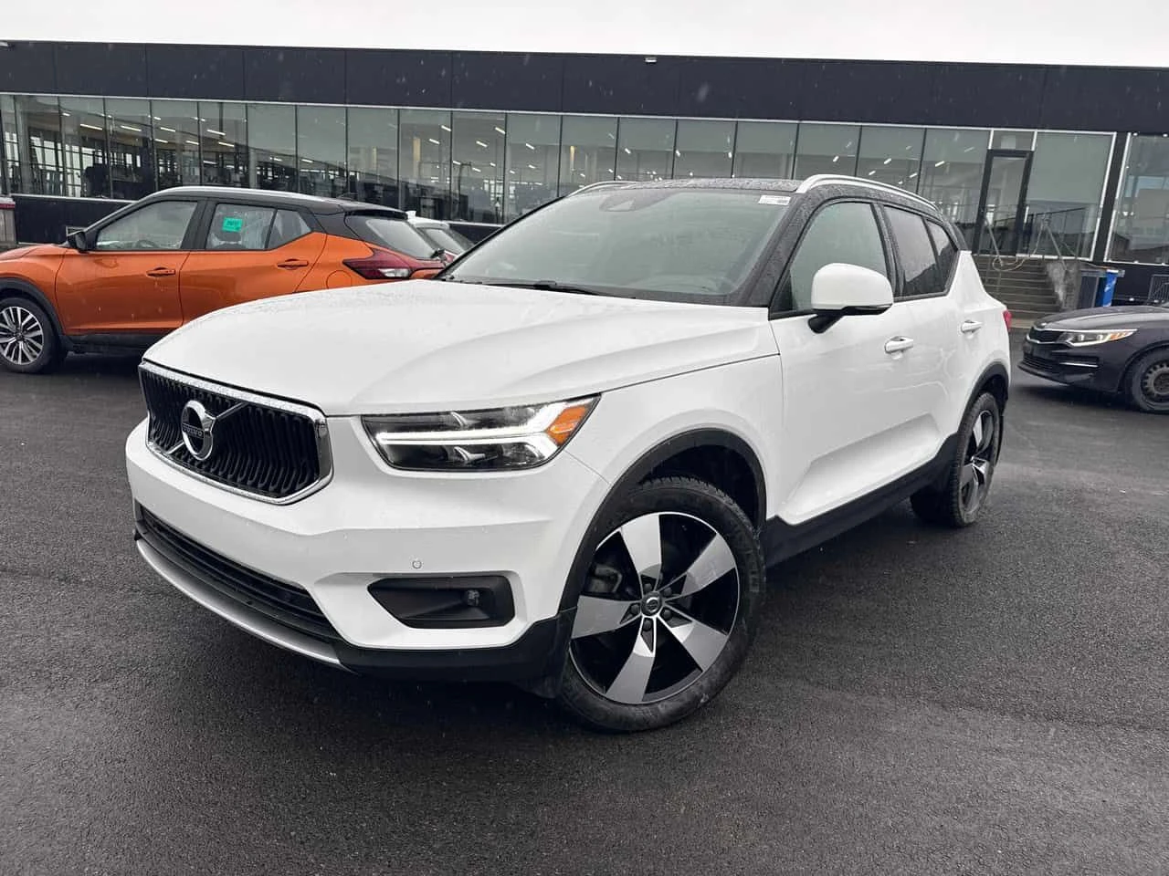 Volvo XC40 T5 Momentum| ПОДГРЕВИ| 2 КЛЮЧА| БЕЗ УДАРИ| CARFAX