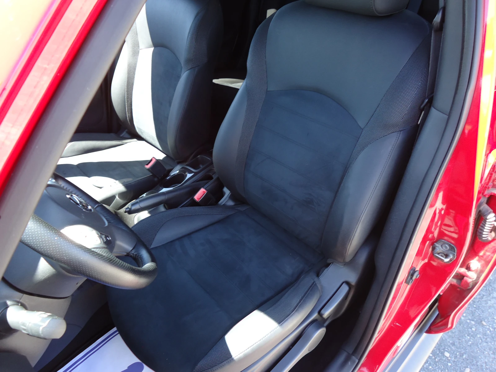 Nissan Juke 1.6I АВТОМАТИК 360 КАМЕРИ НАВИГАЦИЯ KEYLESS, снимка 13 - Автомобили и джипове - 54720065