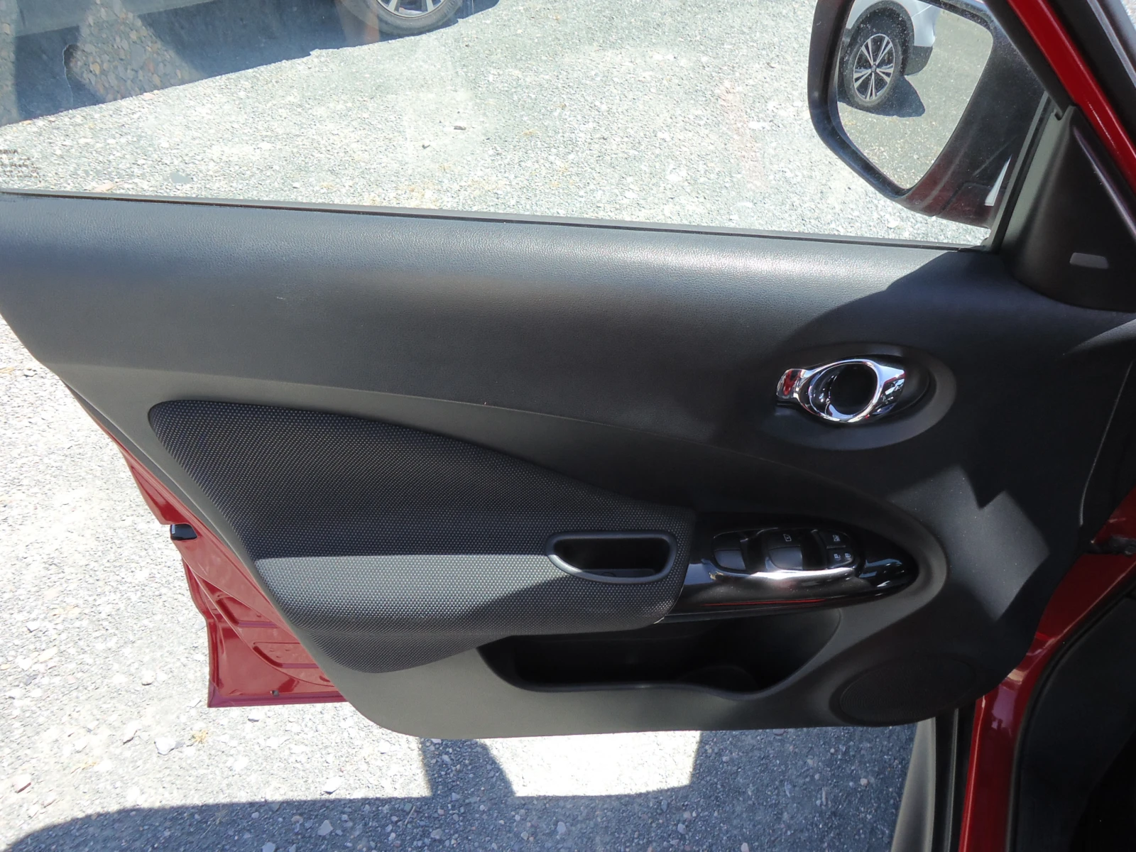 Nissan Juke 1.6I АВТОМАТИК 360 КАМЕРИ НАВИГАЦИЯ KEYLESS, снимка 8 - Автомобили и джипове - 54720065