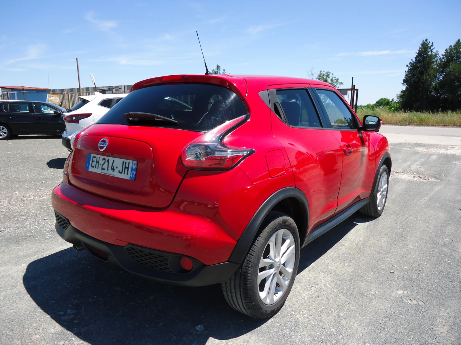 Nissan Juke 1.6I АВТОМАТИК 360 КАМЕРИ НАВИГАЦИЯ KEYLESS, снимка 2 - Автомобили и джипове - 54720065