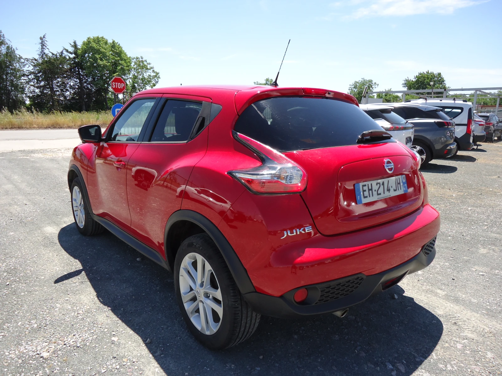 Nissan Juke 1.6I АВТОМАТИК 360 КАМЕРИ НАВИГАЦИЯ KEYLESS, снимка 4 - Автомобили и джипове - 54720065