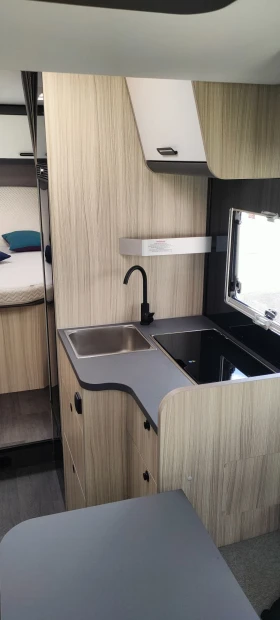 Кемпер Adria Sunliving S72 DC, снимка 12