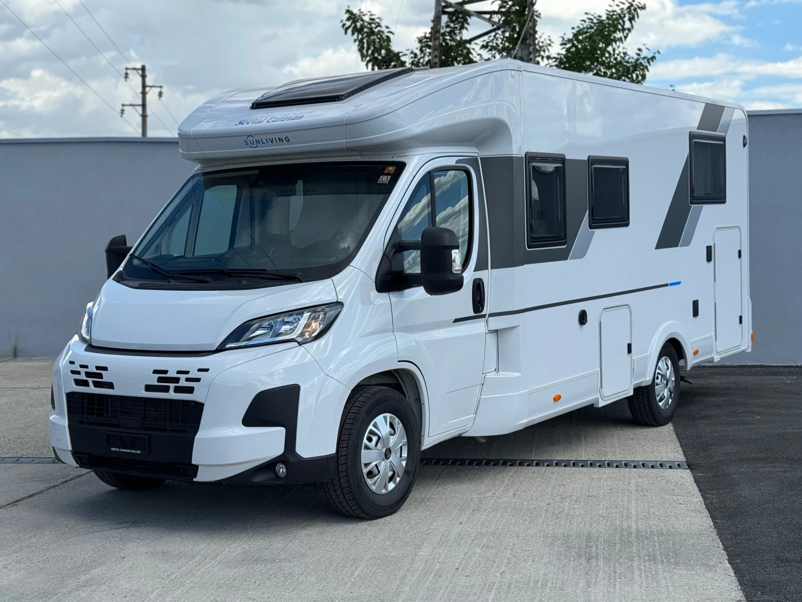 Кемпер Adria Sunliving S72 DC