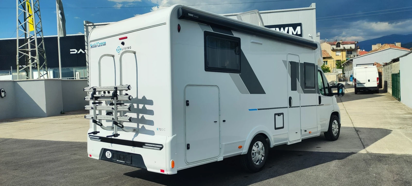 Кемпер Adria Sunliving S72 DC, снимка 3 - Каравани и кемпери - 54691174