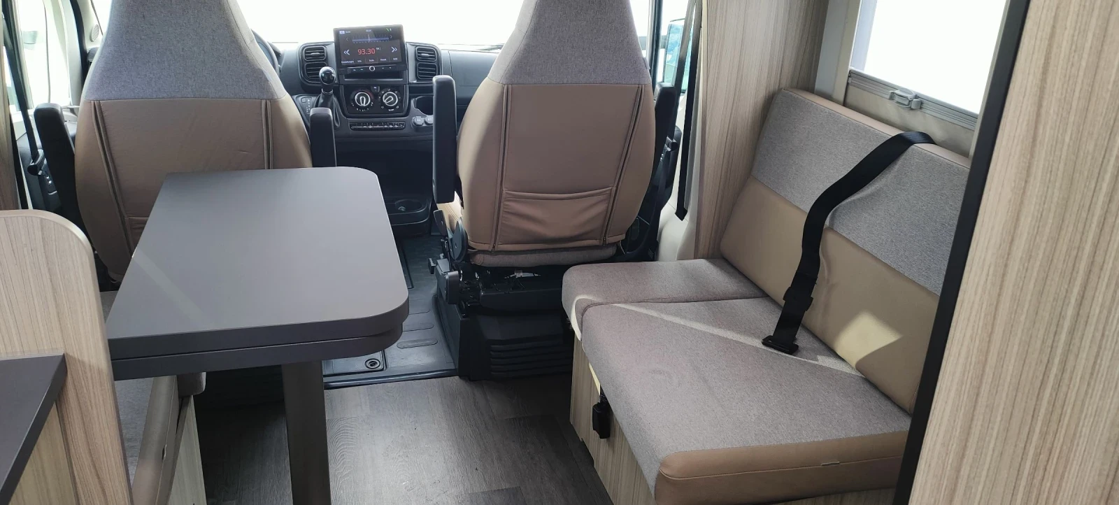 Кемпер Adria Sunliving S72 DC, снимка 13 - Каравани и кемпери - 54691174