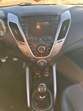 Hyundai Veloster  1.6GDi 140HP KEYLESS/ПОДГРЕВ/КАМЕРА/ОБСЛУЖЕН, снимка 11