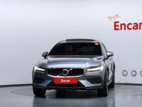 Volvo V60 Cross Country 2.0 Automatic, снимка 3