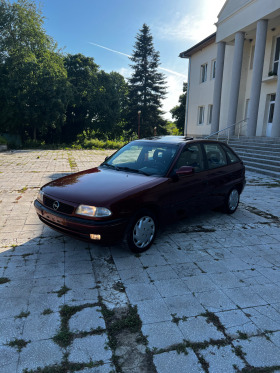 Opel Astra 1.6 стария мотор, снимка 1