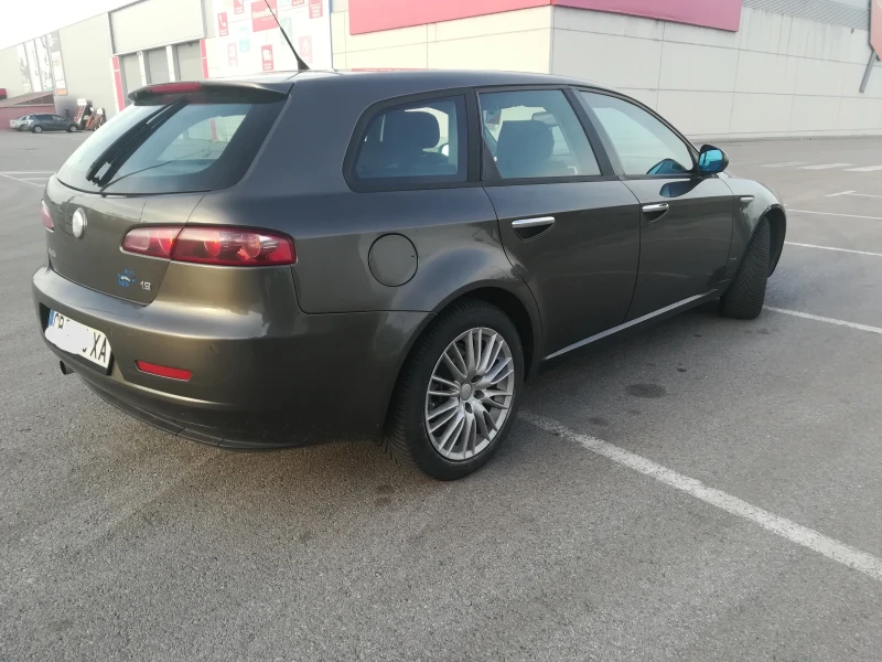 Alfa Romeo 159 sportwagon 1.9JTDм КЛИМАТРОНИК , снимка 4 - Автомобили и джипове - 47647414