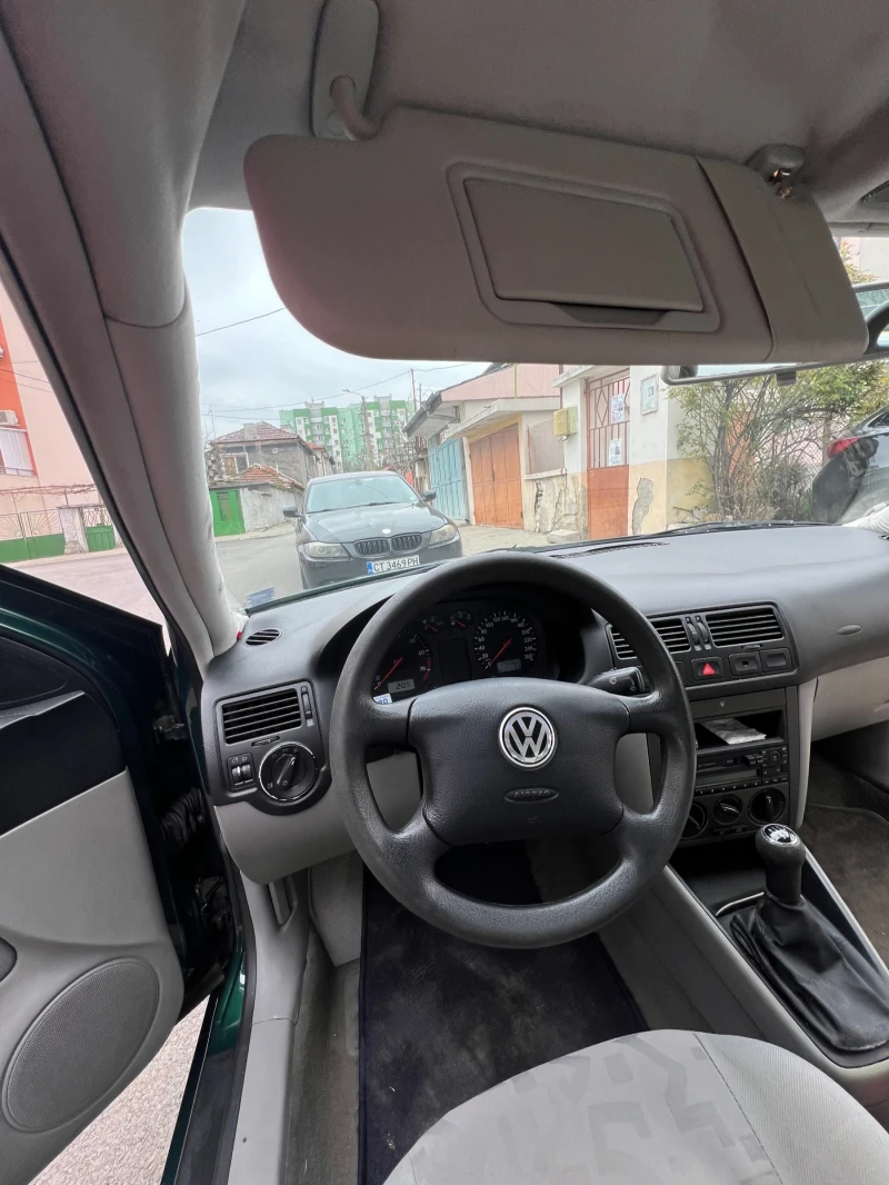 VW Bora 1.6i, снимка 7 - Автомобили и джипове - 48165628