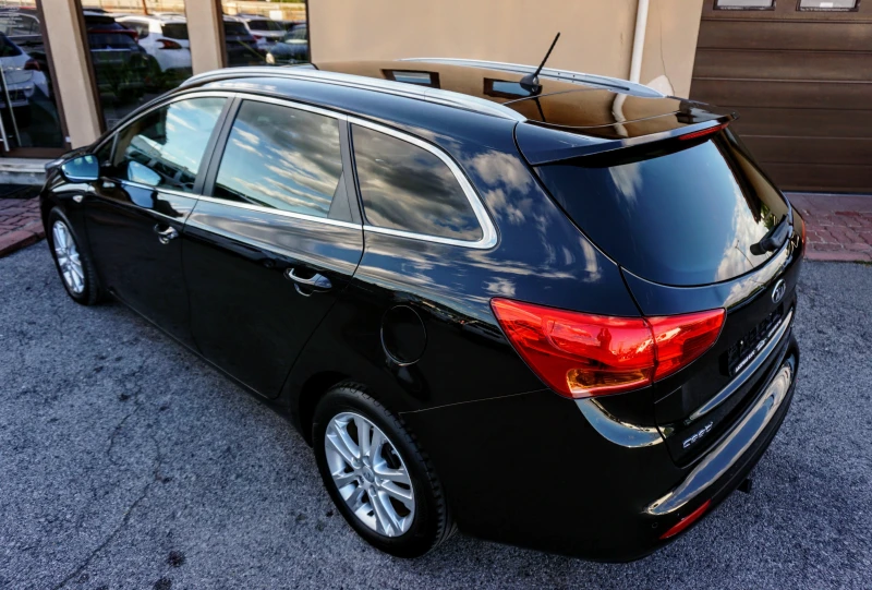 Kia Ceed SW 1.6CRDI CLASS, снимка 4 - Автомобили и джипове - 48196886