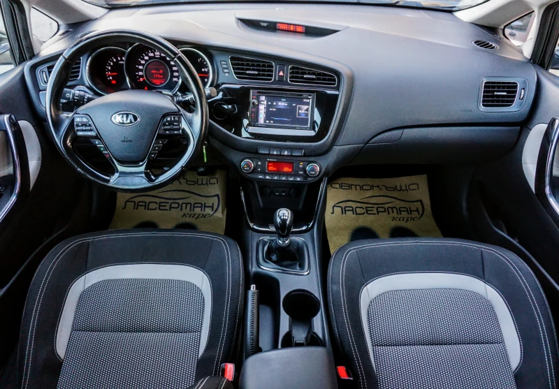 Kia Ceed SW 1.6CRDI CLASS, снимка 8 - Автомобили и джипове - 48196886