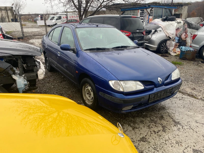 Renault Megane 1.6, снимка 3 - Автомобили и джипове - 48218885