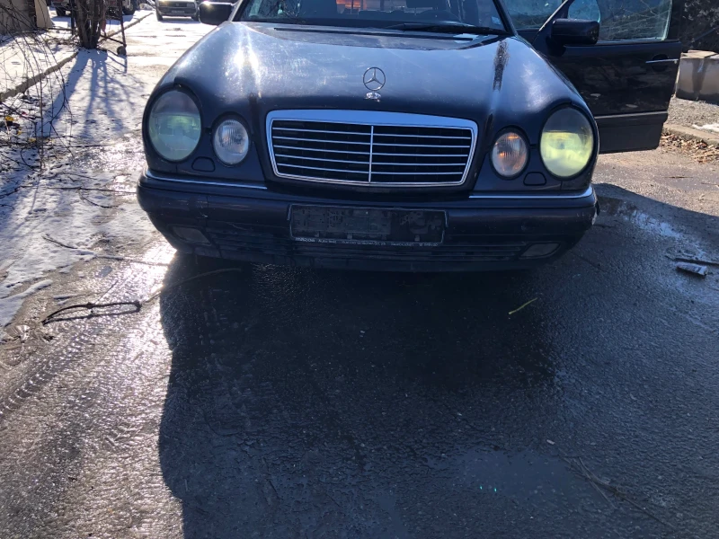 Mercedes-Benz E 290 На части, снимка 1 - Автомобили и джипове - 48546829