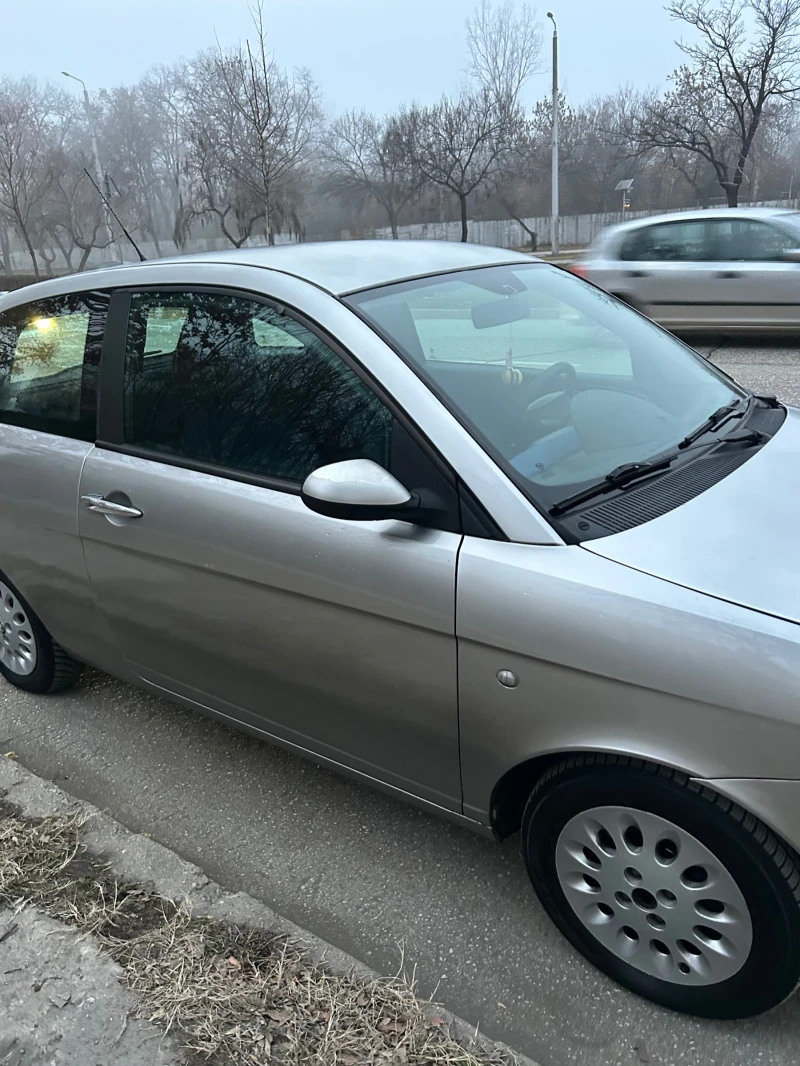 Lancia Ypsilon, снимка 2 - Автомобили и джипове - 48892836