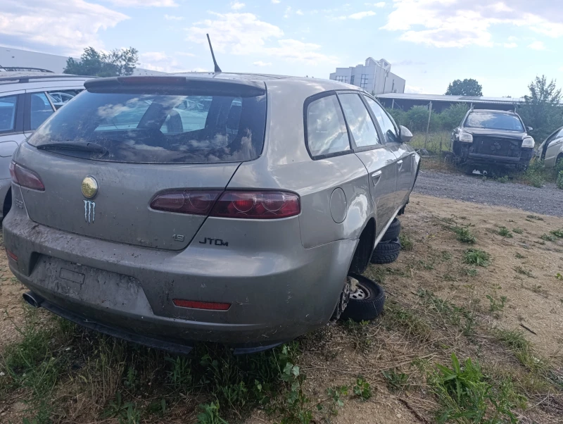 Alfa Romeo 159 sportwagon 1.9CDI, снимка 10 - Автомобили и джипове - 50831781
