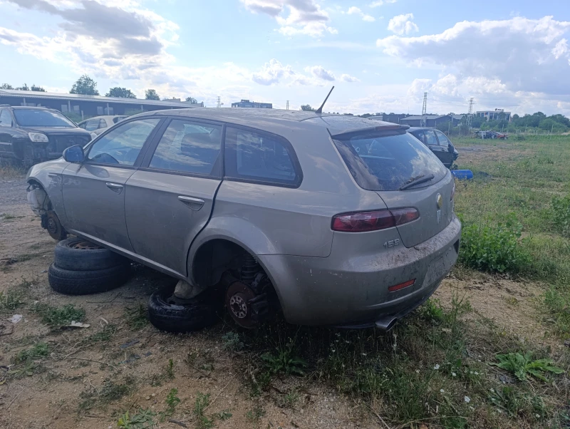 Alfa Romeo 159 sportwagon 1.9CDI, снимка 11 - Автомобили и джипове - 50831781