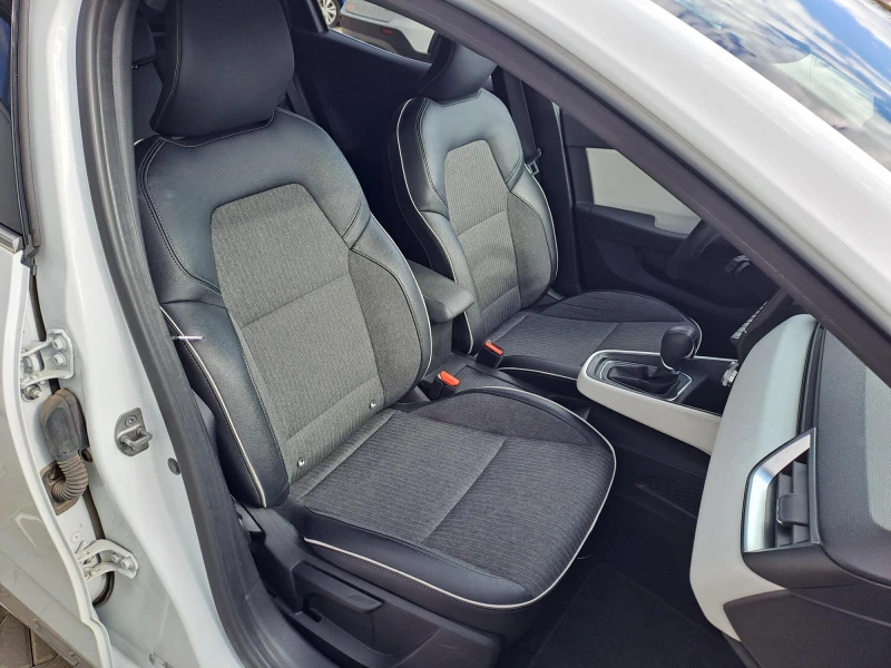 Renault Clio 1.0 TCe 90 k.c. AUTOMATIC Коледен Бонус 6%, снимка 14 - Автомобили и джипове - 51920885