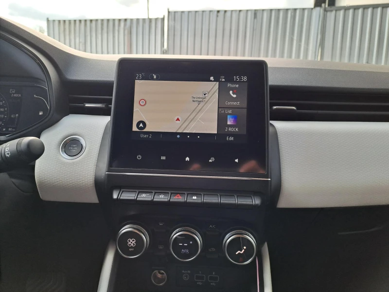 Renault Clio 1.0 TCe 90 k.c. AUTOMATIC Коледен Бонус 6%, снимка 16 - Автомобили и джипове - 51920885