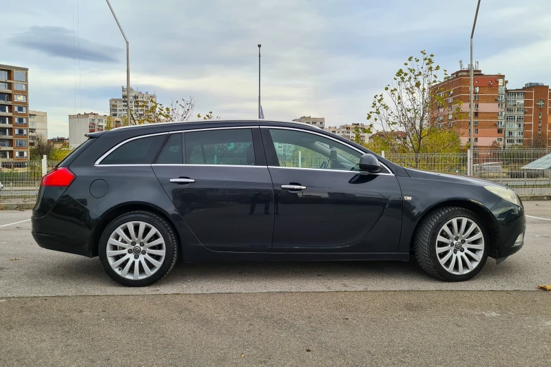 Opel Insignia SPORTS TOURER 2.0 CDTI , снимка 3 - Автомобили и джипове - 52542946